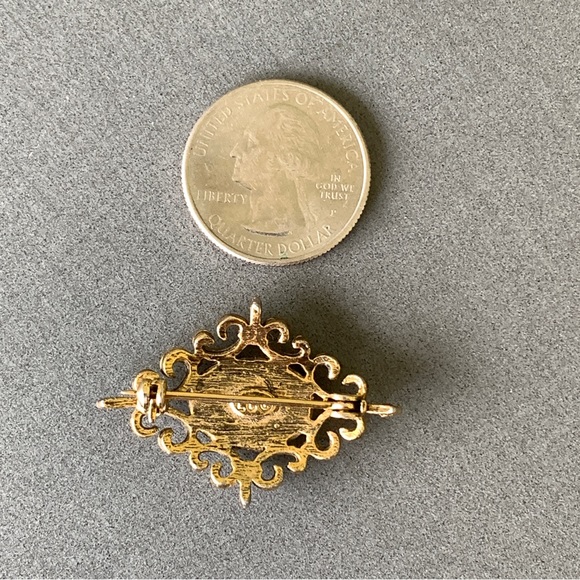 LC Liz Claiborne ? Vintage SIGNED Brown STONE Brooch PIN  SCROLL - Picture 6 of 6